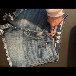 Super cute boyfriend jean shorts
